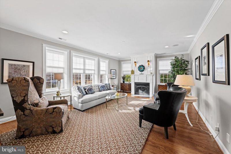 6955 33rd St NW, Washington, DC 20015