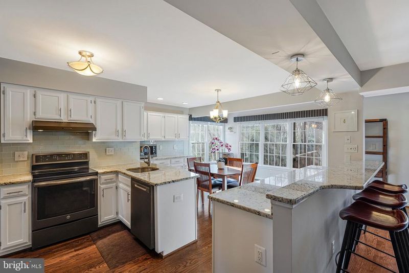 1606 Blacksmith Ln, Herndon, VA 20170