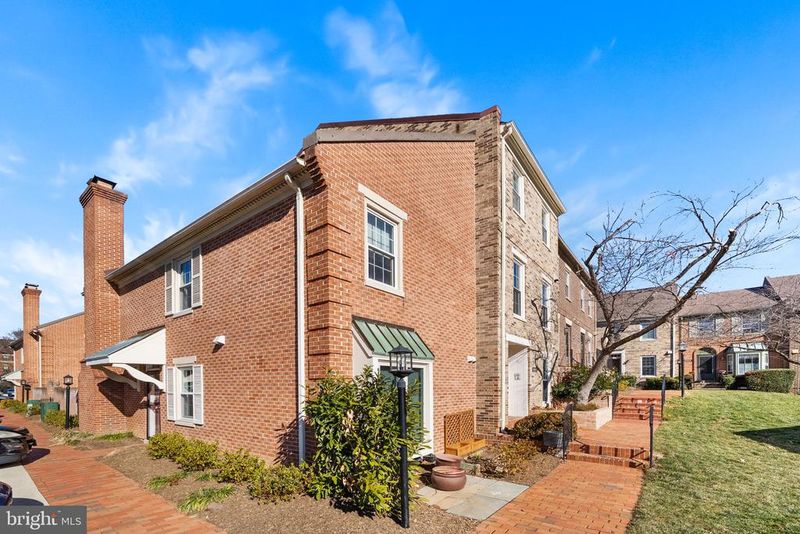 6707 Washington Blvd #D, Arlington, VA 22213