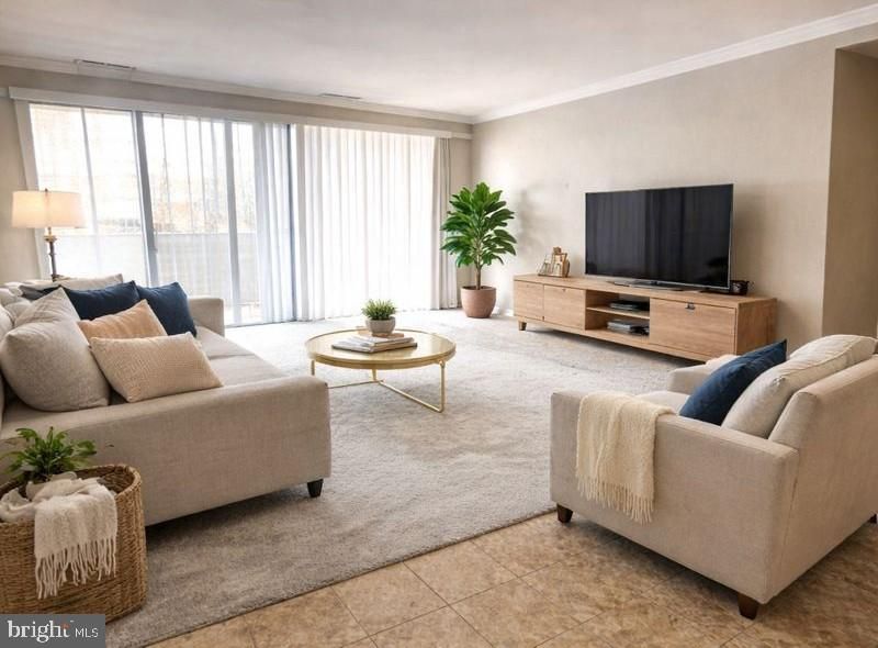 5606 Bloomfield Dr #101, Alexandria, VA 22312