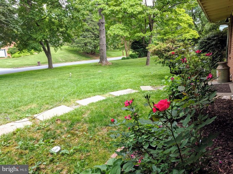 6519 Byrnes Dr, Mclean, VA 22101