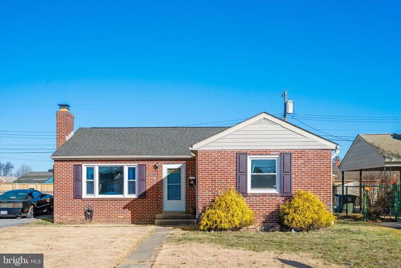 809 Shawnee Dr, Frederick, MD 21701