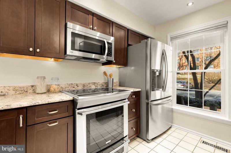 2038 Derby Ridge Ln #3-5, Silver Spring, MD 20910