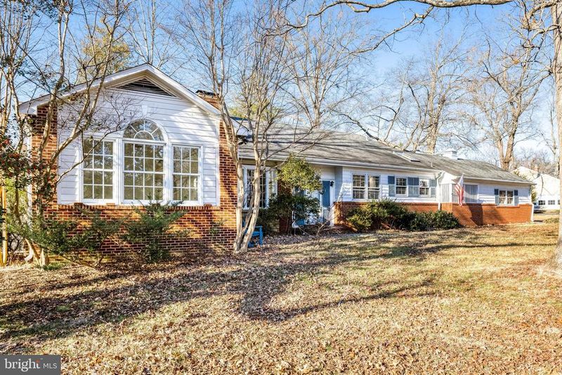 9232 Forest Haven Dr, Alexandria, VA 22309