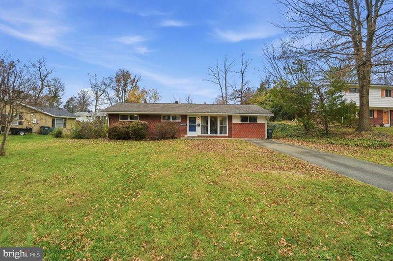6302 Saddle Tree Dr, Alexandria, VA 22310