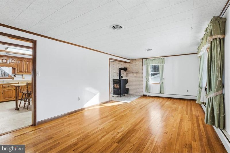 8520 Hemler Rd, Thurmont, MD 21788