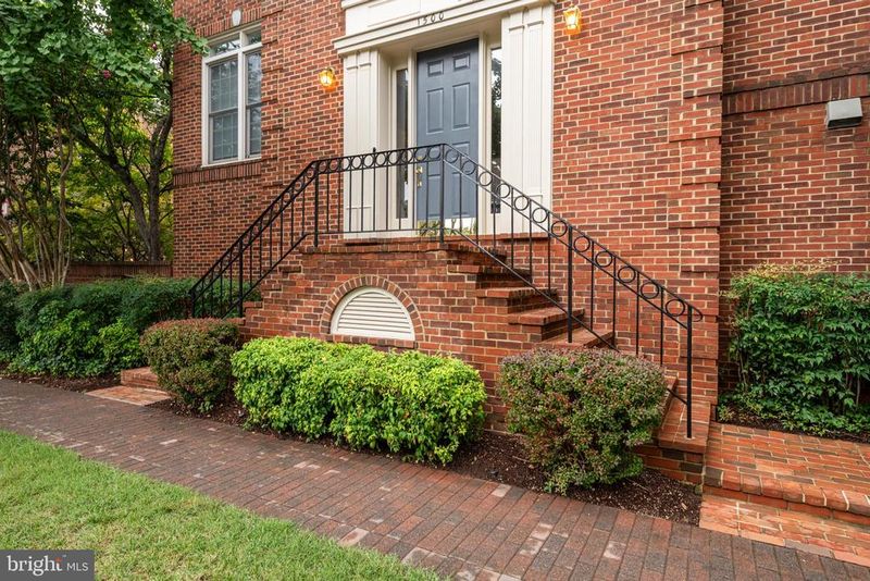 1500 N Colonial Ter, Arlington, VA 22209