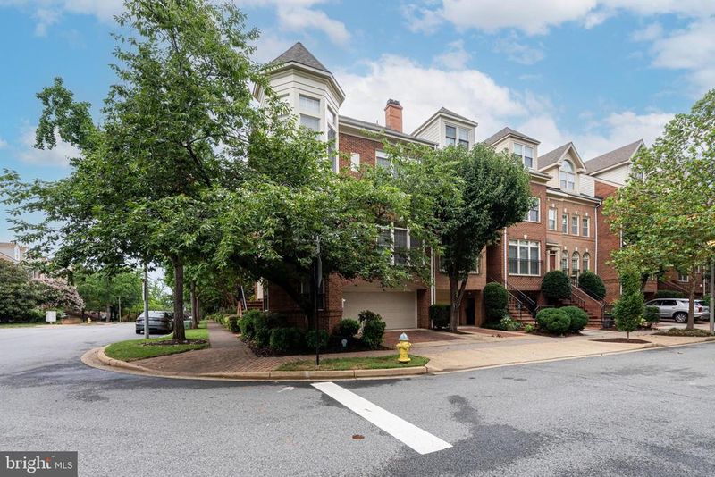1500 N Colonial Ter, Arlington, VA 22209