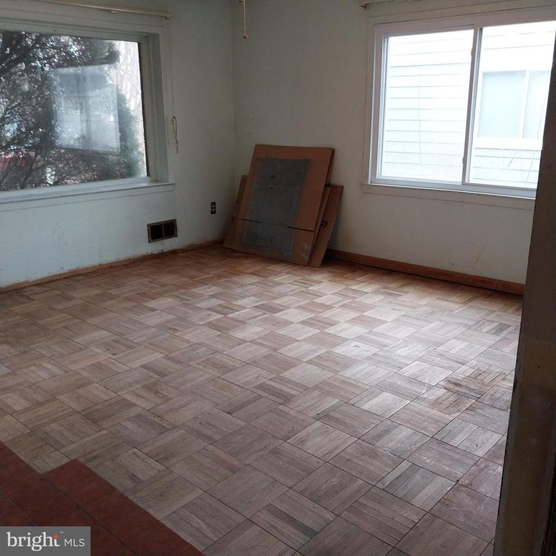 1010 7th St, Laurel, MD 20707