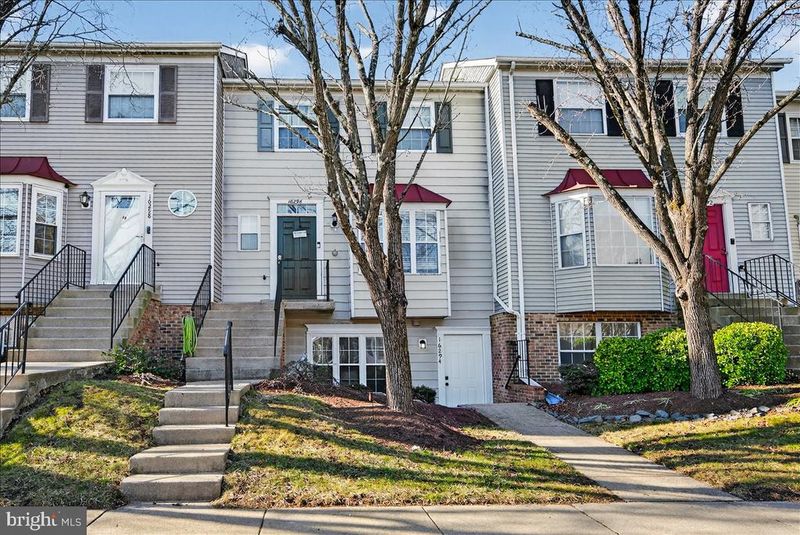 16294 Taconic Cir, Dumfries, VA 22025