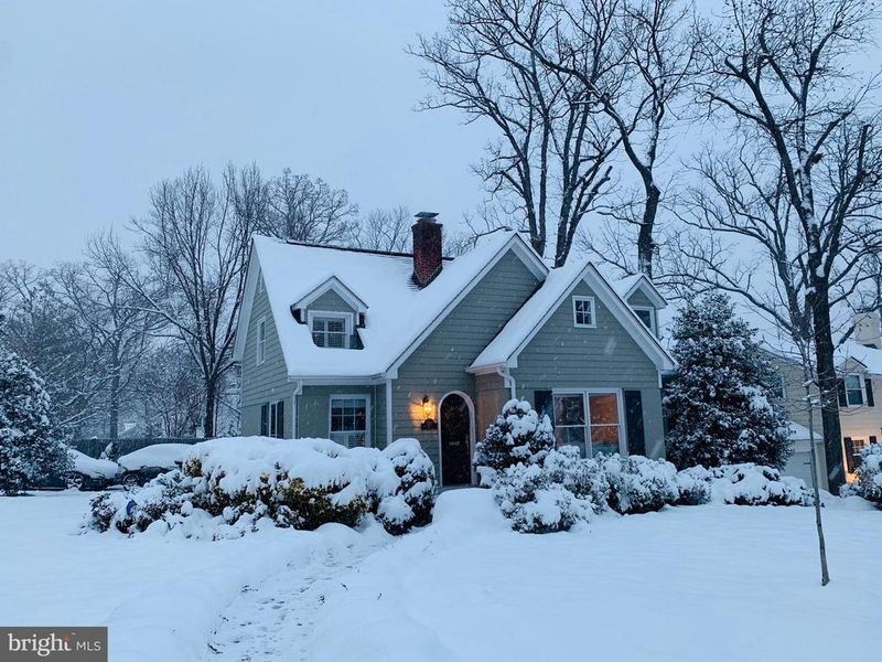 813 Beverley Dr, Alexandria, VA 22302