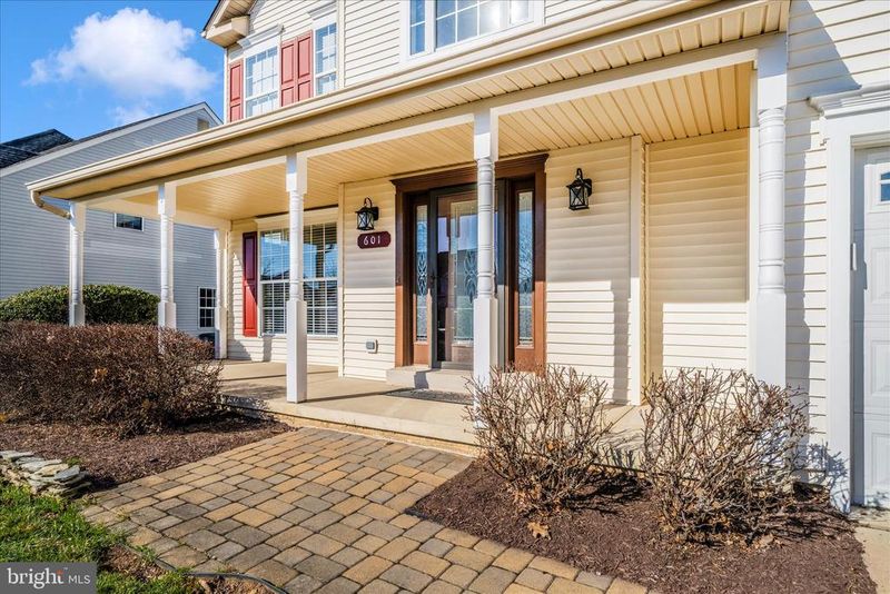 601 Huntover Ln, Frederick, MD 21703