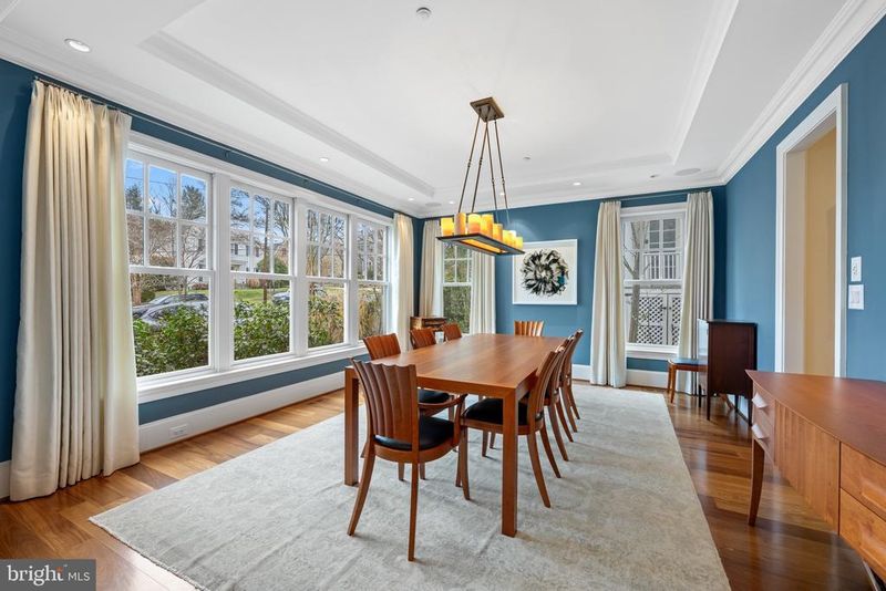 4822 Drummond Ave, Chevy Chase, MD 20815