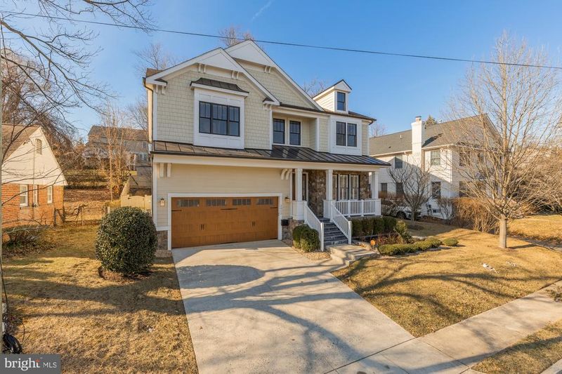 2012 N Greenbrier St, Arlington, VA 22205