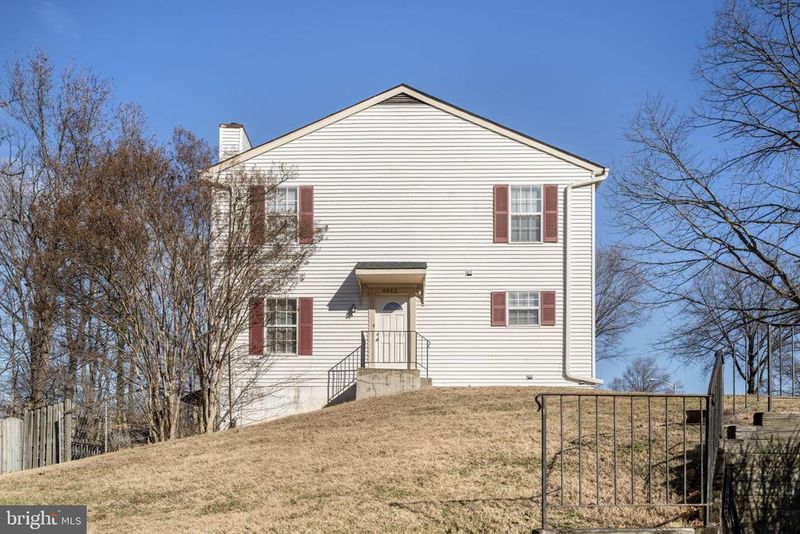 4043 Silver Park Ter, Suitland, MD 20746