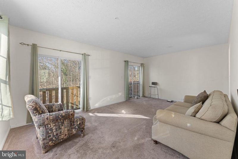 4043 Silver Park Ter, Suitland, MD 20746