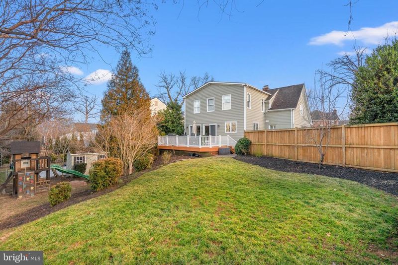813 Beverley Dr, Alexandria, VA 22302