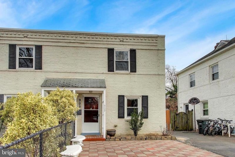 903 S Irving St, Arlington, VA 22204