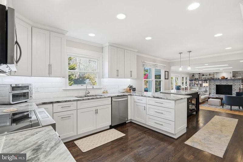 8217 Plum Creek Dr, Gaithersburg, MD 20882