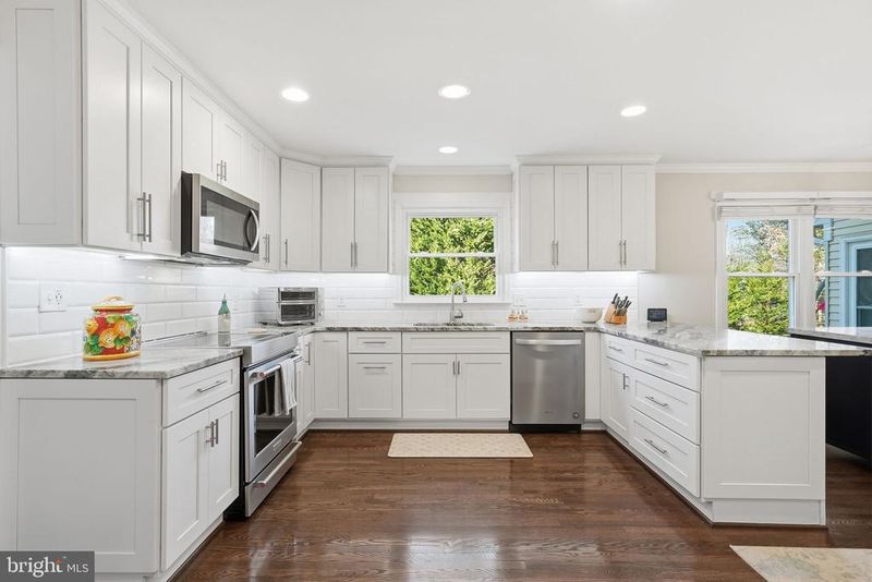 8217 Plum Creek Dr, Gaithersburg, MD 20882