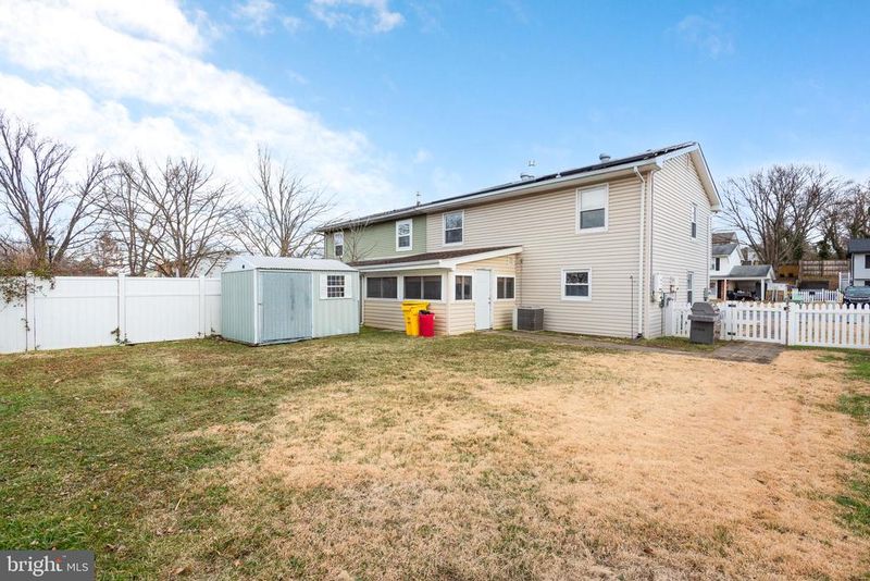 724 Chapelgate Dr, Odenton, MD 21113