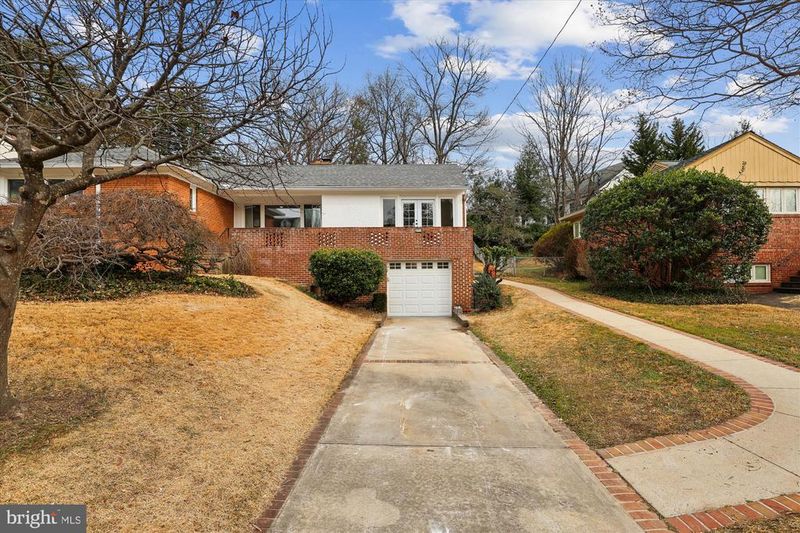 3713 Nelly Custis Dr, Arlington, VA 22207
