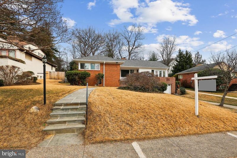 3713 Nelly Custis Dr, Arlington, VA 22207