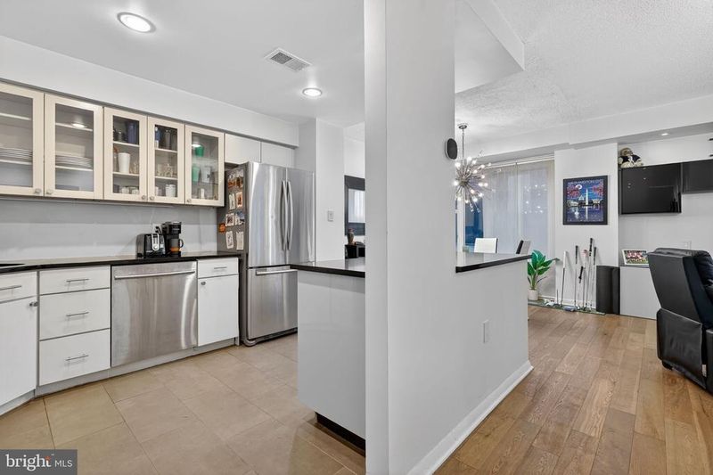 1045 31st St NW #21, Washington, DC 20007