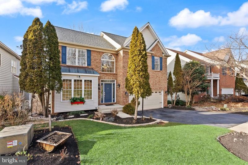 21147 Brookside Ln, Sterling, VA 20165