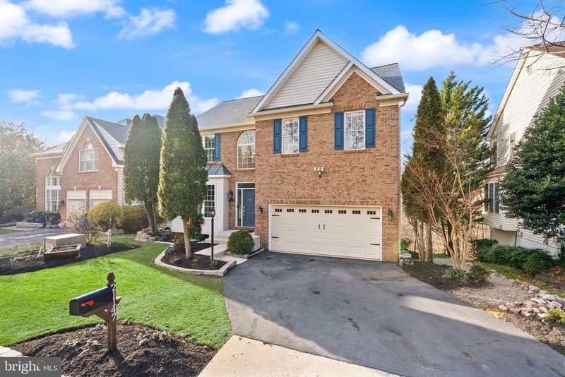 21147 Brookside Ln, Sterling, VA 20165