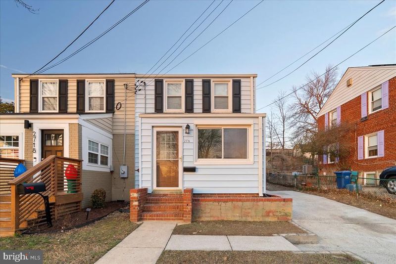 2716 Jefferson Dr, Alexandria, VA 22303