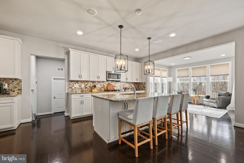 10351 Spring Iris Dr, Bristow, VA 20136