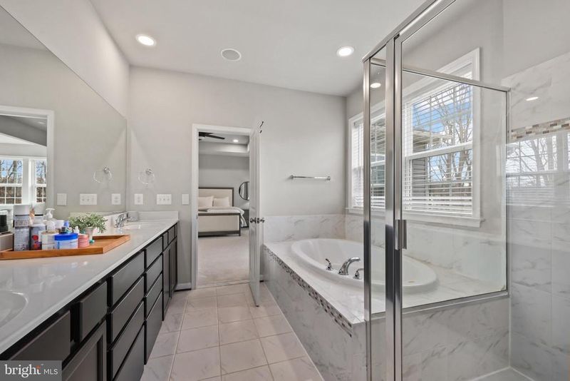 10351 Spring Iris Dr, Bristow, VA 20136