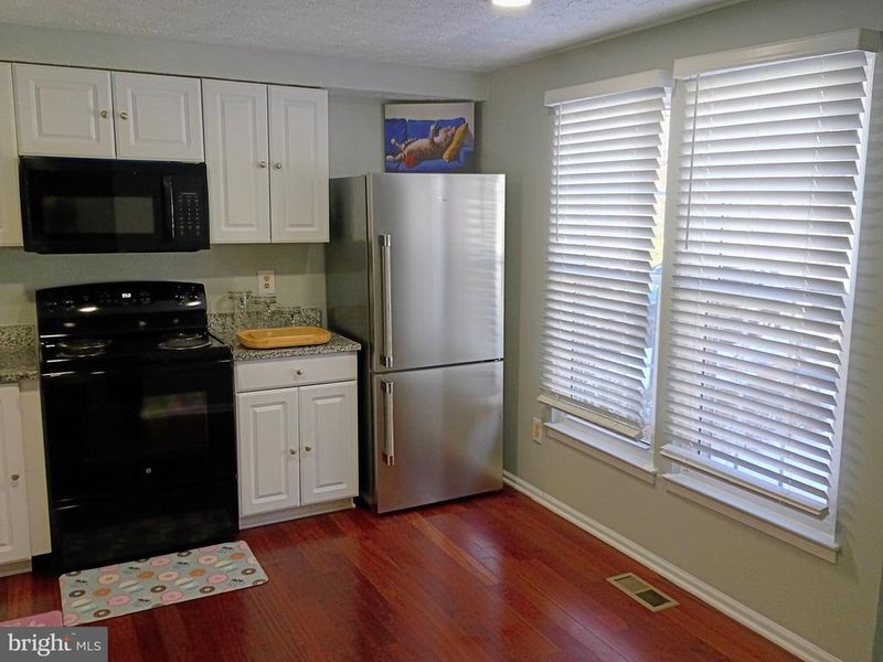 7445 Aspenpark Rd, Lorton, VA 22079