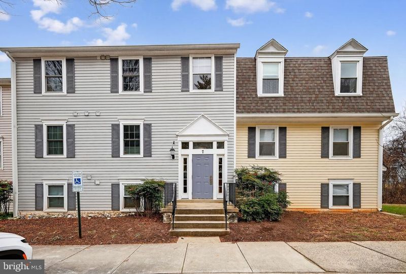 7 Pickering Ct #7-201, Germantown, MD 20874