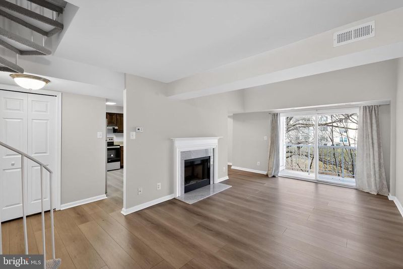 7 Pickering Ct #7-201, Germantown, MD 20874