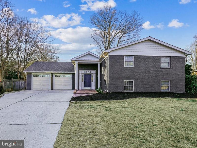 9016 Greylock St, Alexandria, VA 22308