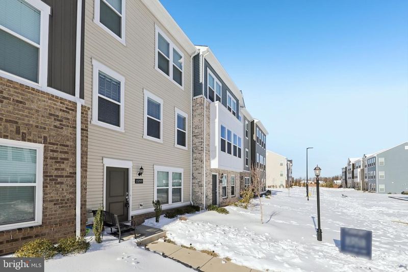 15099 Jaxton Square Ln, Haymarket, VA 20169