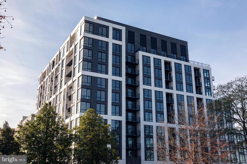 255 W Falls Station Blvd #302, Falls Church, VA 22046