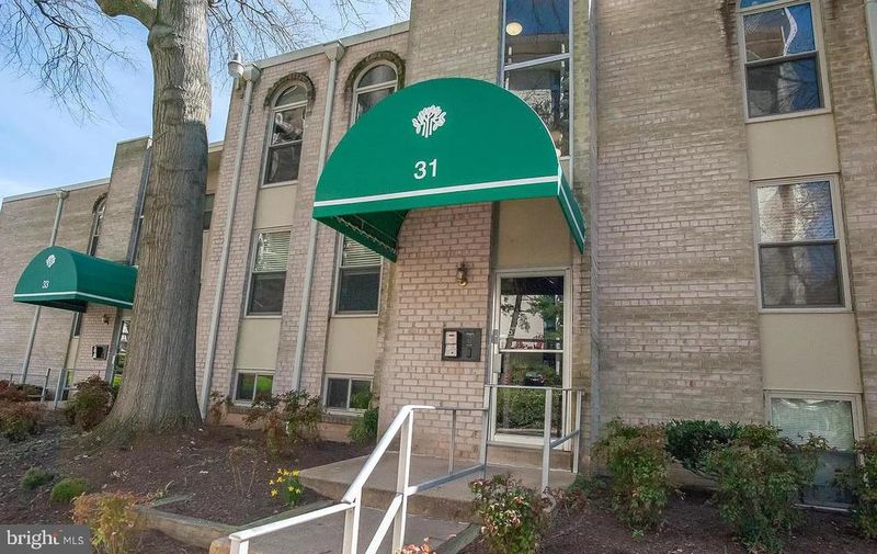 31 Canterbury Sq #301, Alexandria, VA 22304