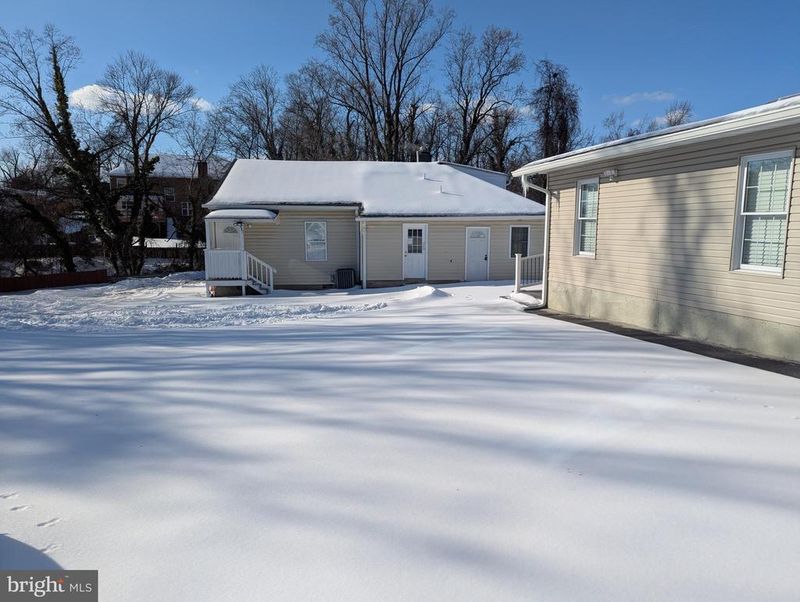 4803 Valley St, Alexandria, VA 22312