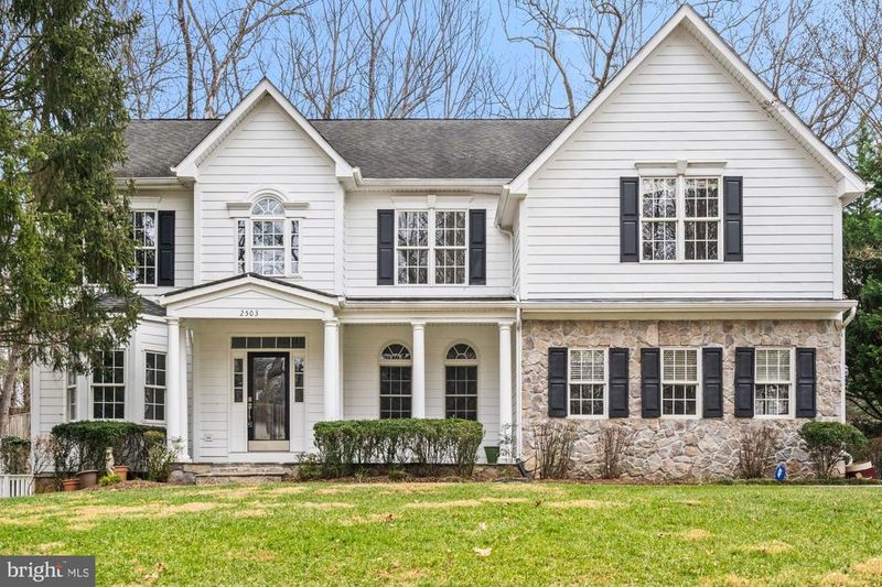 2503 Easie St, Oakton, VA 22124