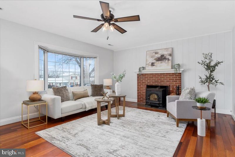 8301 Sharon Dr, Frederick, MD 21704
