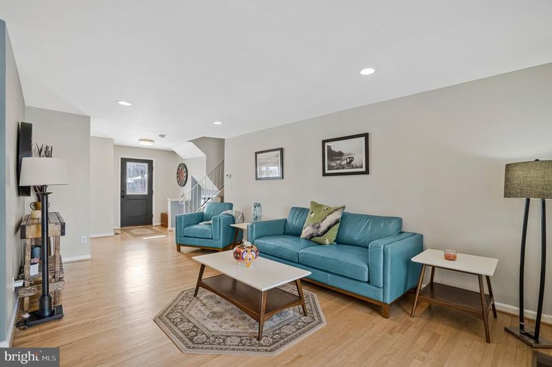 2314 Apple Hill Rd, Alexandria, VA 22308
