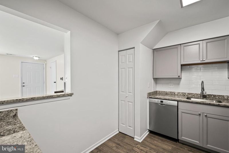 7614 Jordon Hollow Ct, Manassas, VA 20109