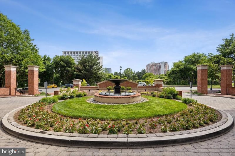 11710 Old Georgetown Rd #602, North Bethesda, MD 20852