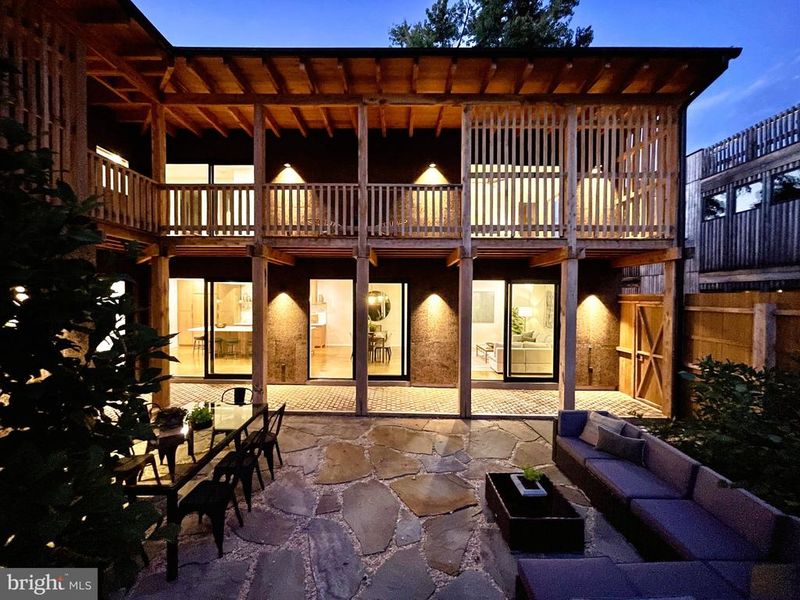 21 Overbeck Al NE, Washington, DC 20002