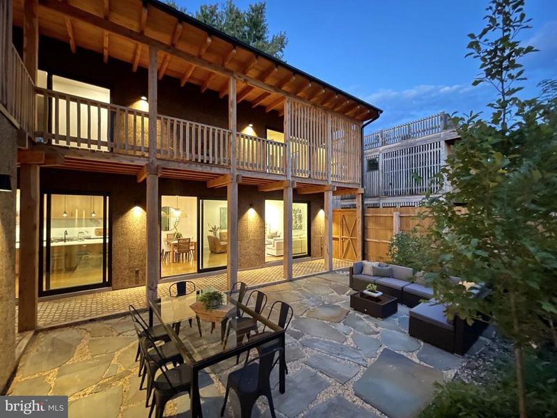 21 Overbeck Al NE, Washington, DC 20002