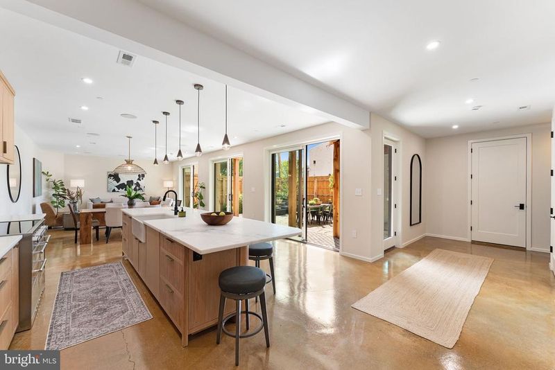 21 Overbeck Al NE, Washington, DC 20002