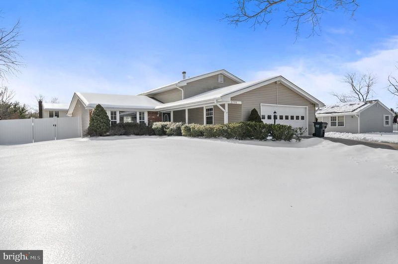 2730 Pinewood Dr, Waldorf, MD 20601